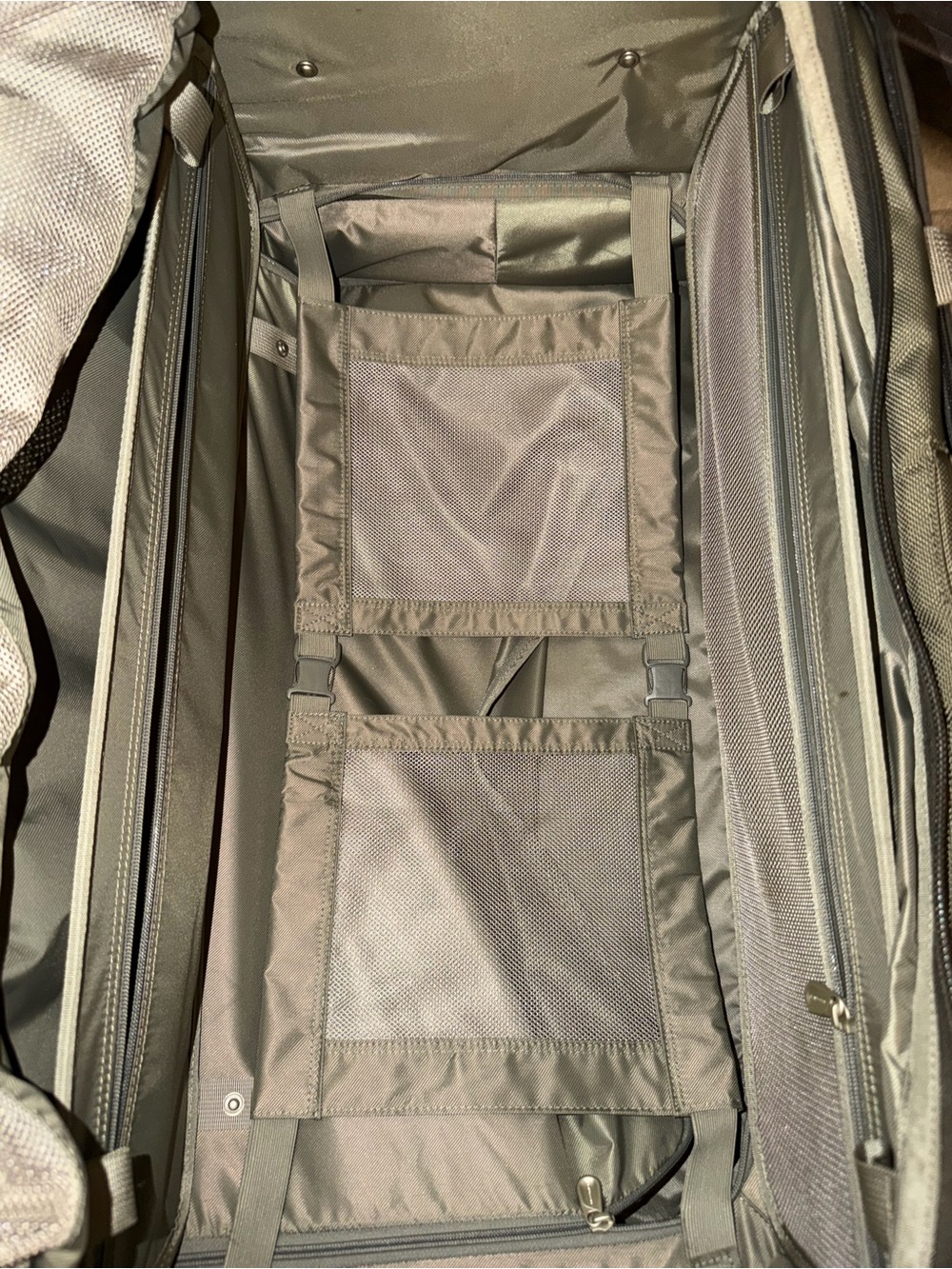 Briggs & Riley Baseline Large Two-Wheel Duffle Bag. - Picture 12 of 16
